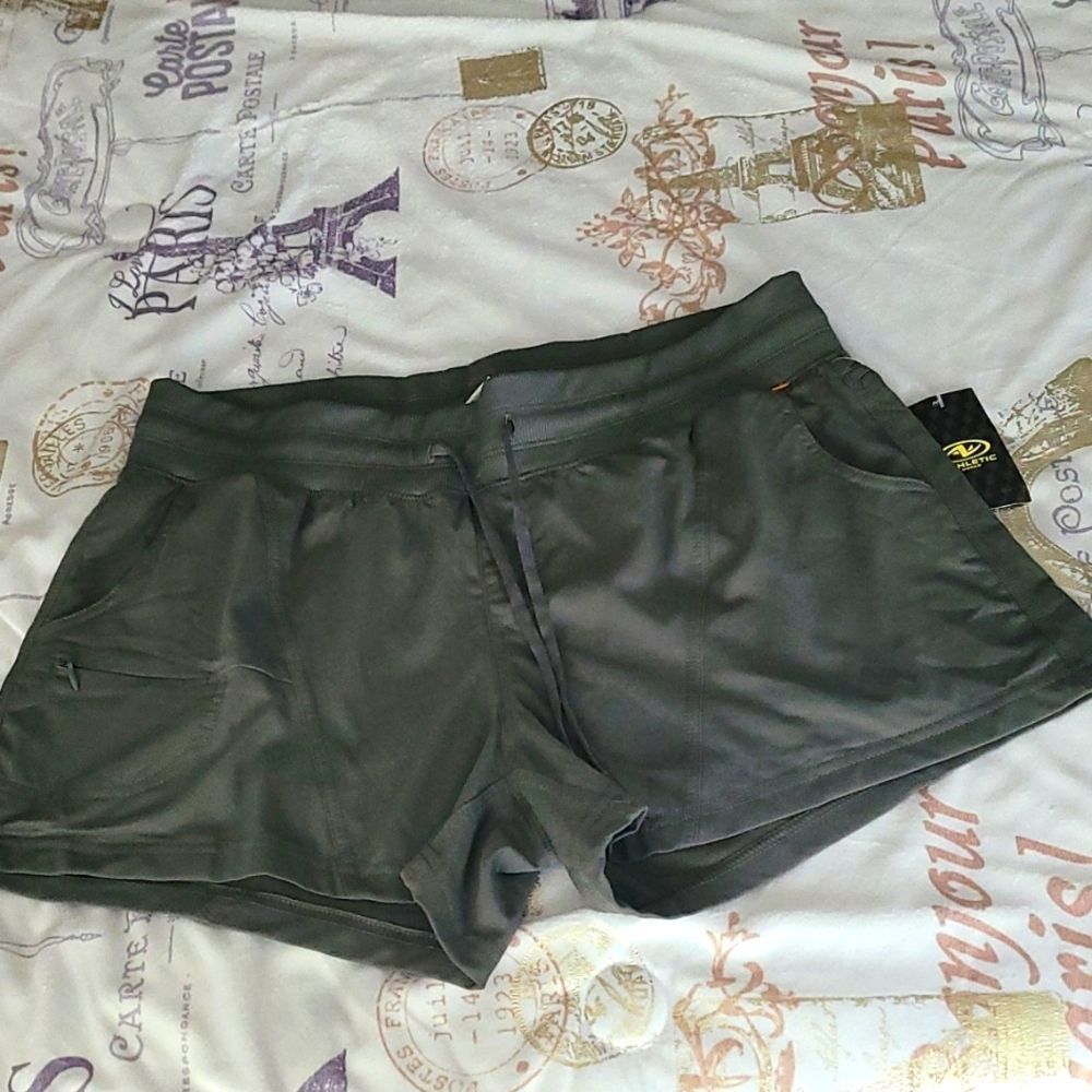 ATHELETIC WORKS WOMEN SHORTS